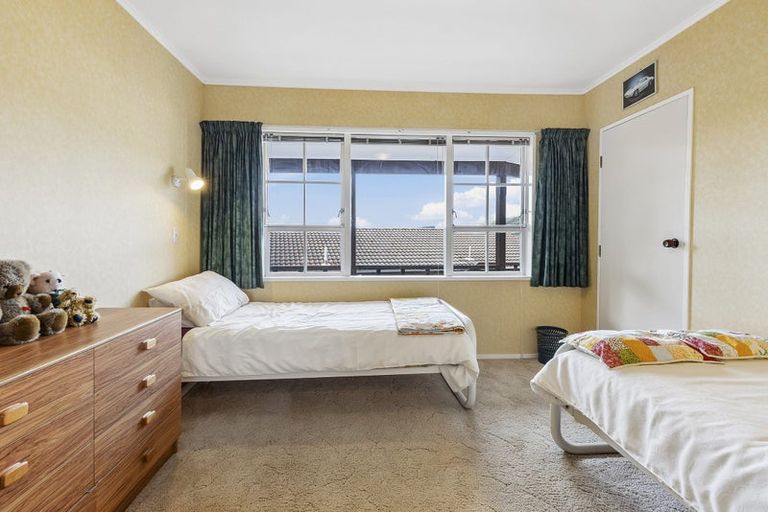 Photo of property in 34 Fyvie Avenue, Tawa, Wellington, 5028