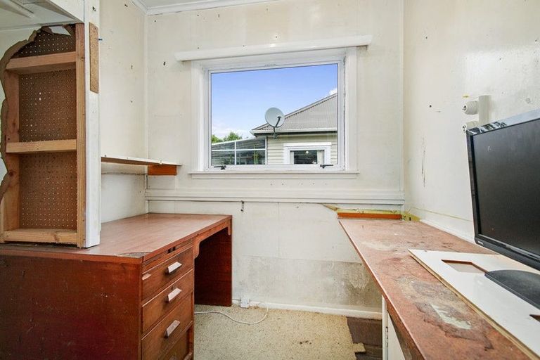Photo of property in 142 Main Road, Tawa, Wellington, 5028