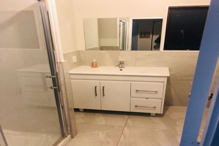 Photo of property in 2/14 Leven Lane, Totara Heights, Auckland, 2105