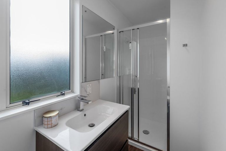 Photo of property in 3/56 Flanshaw Road, Te Atatu South, Auckland, 0610