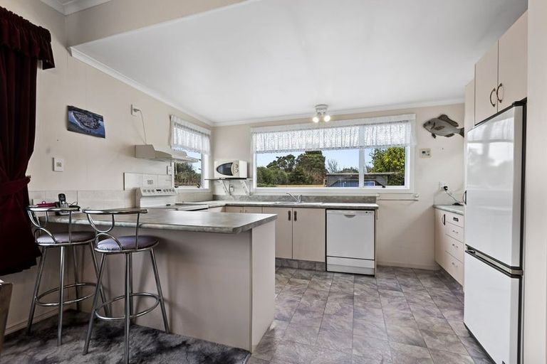 Photo of property in 15 Walsh Road, Westown, New Plymouth, 4310