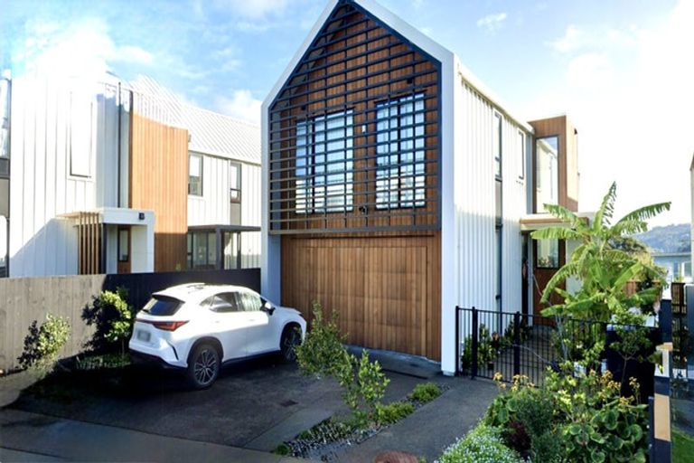 Photo of property in 8 Marlborough Crescent, Hobsonville, Auckland, 0616