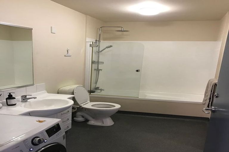 Photo of property in Luxford Villas, 205/72 Herald Street, Berhampore, Wellington, 6023