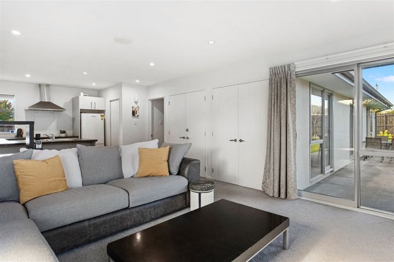 Photo of property in 2/28 Ottawa Road, Wainoni, Christchurch, 8061