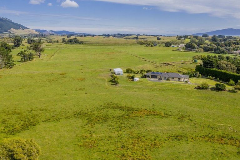 Photo of property in 97 Te Horo Beach Road, Te Horo, Otaki, 5581