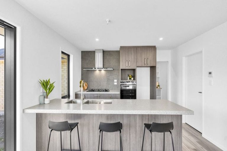 Photo of property in 37 Cunliffe Road, Redwood, Christchurch, 8051