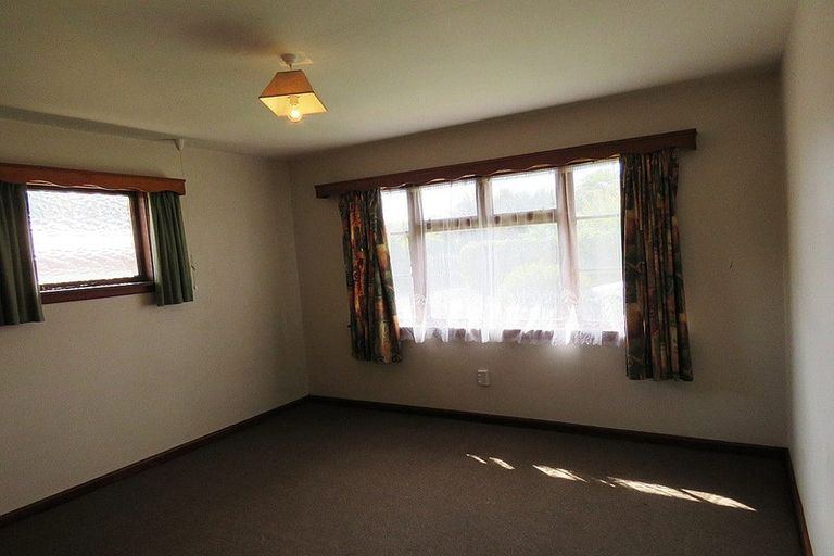 Photo of property in 32 Sawyers Arms Road, Northcote, Christchurch, 8052