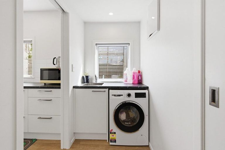 Photo of property in 29 Palm Avenue, Lyall Bay, Wellington, 6022