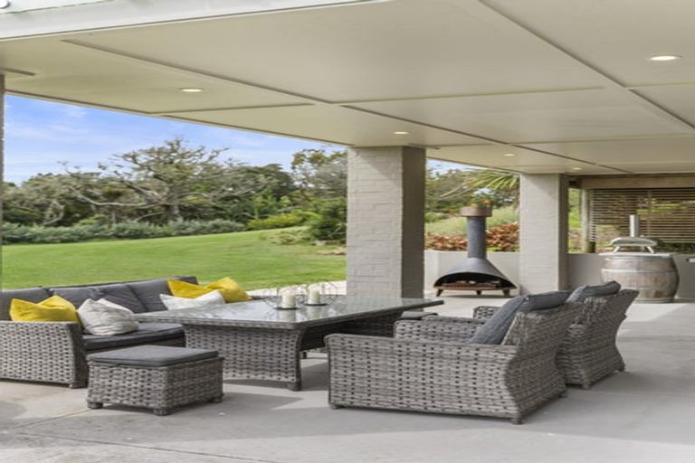 Photo of property in 497 Whitford Road, Whitford, Howick, 2571