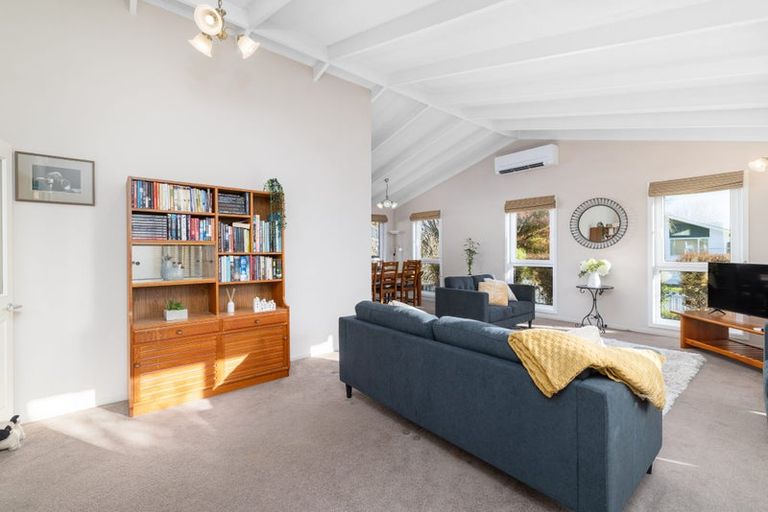 Photo of property in 18 Delaware Crescent, Russley, Christchurch, 8042