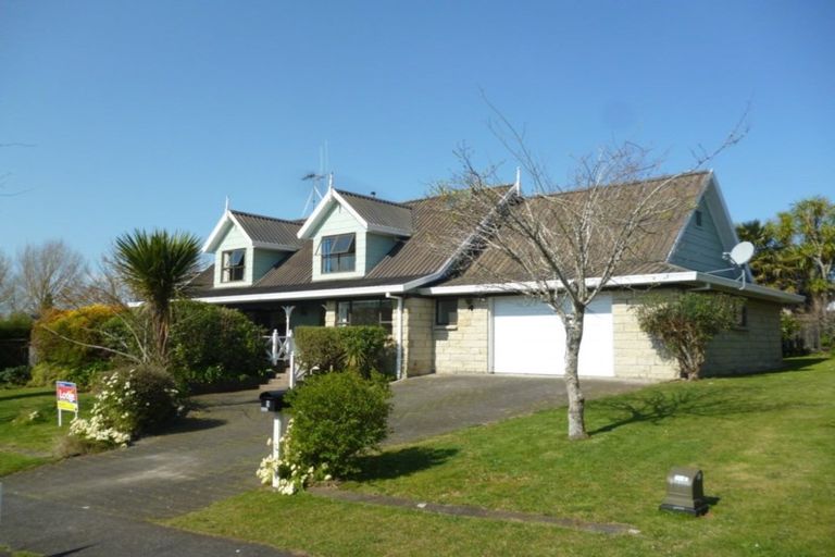 Photo of property in 1 Pohutukawa Drive, Pukete, Hamilton, 3200