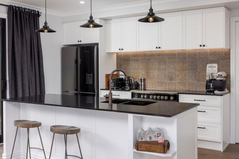 Photo of property in 18 The Esplanade, Pegasus, 7612