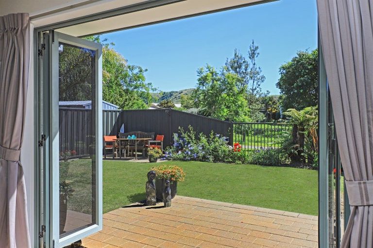 Photo of property in 28 Kensington Drive, Taradale, Napier, 4112