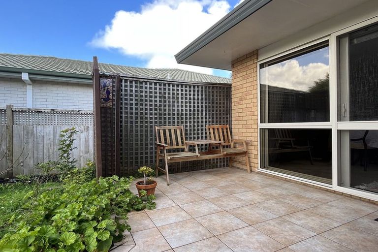 Photo of property in 12 Dan Tori Place, Orewa, 0931