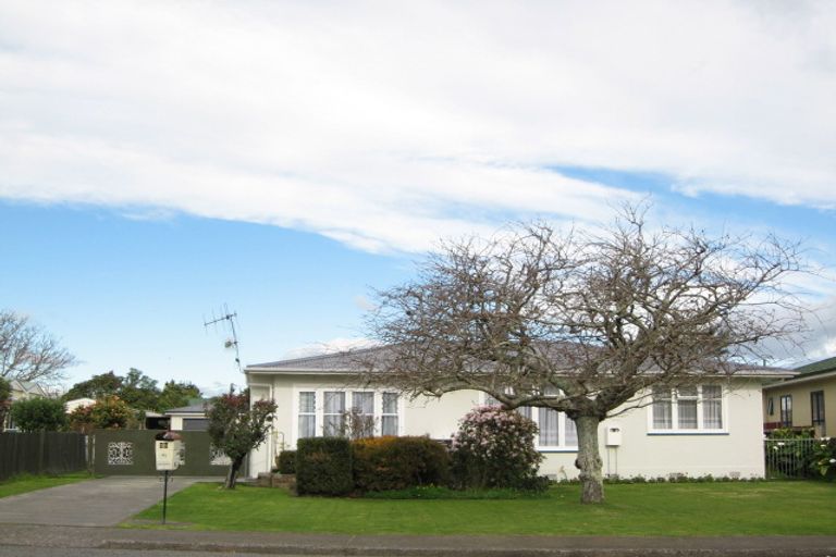 Photo of property in 28 Mill Road, Clive, 4102