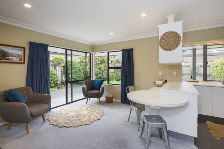 Photo of property in 15a Phoenix Avenue, Hokowhitu, Palmerston North, 4410