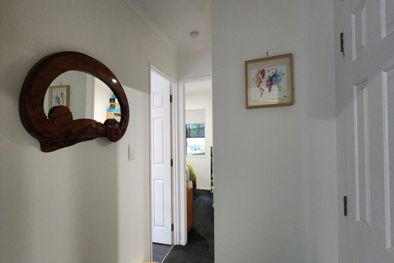 Photo of property in 38 Esther Place, Red Beach, 0932