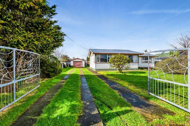 Photo of property in 9 Grey Street, Normanby, Hawera, 4614