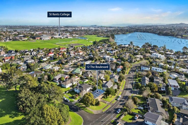 Photo of property in 12 The Boulevard, Sunnyhills, Auckland, 2010