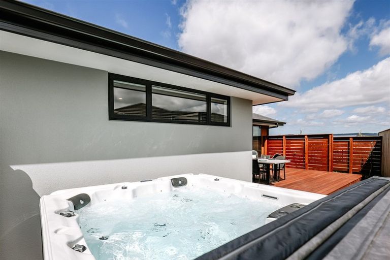 Photo of property in 43 Katania Heights, Brightwater, 7022