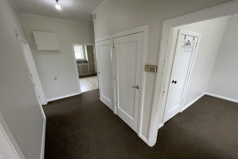 Photo of property in 6 Raymond Terrace, Fairfield, Lower Hutt, 5011