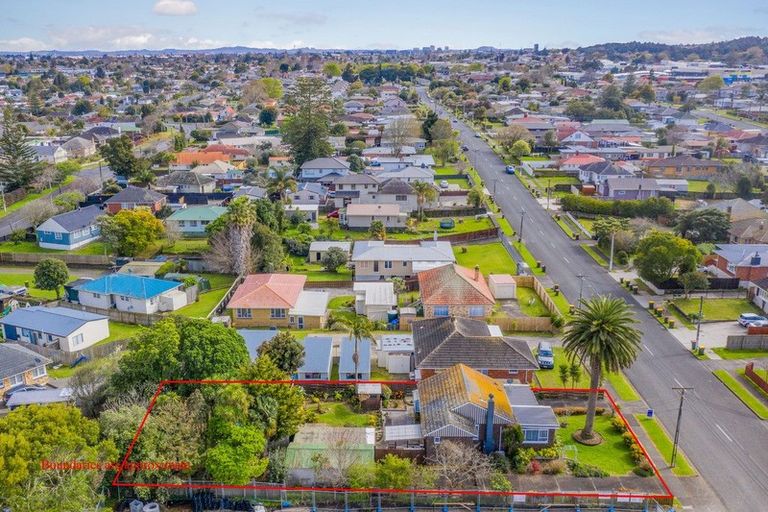 Photo of property in 51 Churchill Avenue, Manurewa, Auckland, 2102