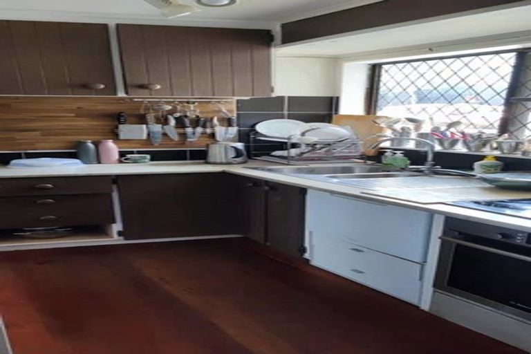 Photo of property in 50 Woodhouse Avenue, Karori, Wellington, 6012