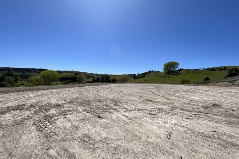 Photo of property in 16 Olsen Place, Kinloch, 3385