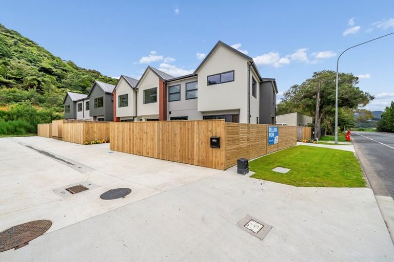 Photo of property in 2/60 Akatarawa Road, Brown Owl, Upper Hutt, 5018