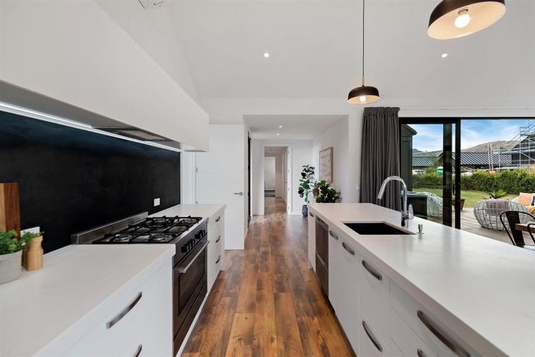 Photo of property in 20 Jacks Point Rise, Jacks Point, Queenstown, 9371