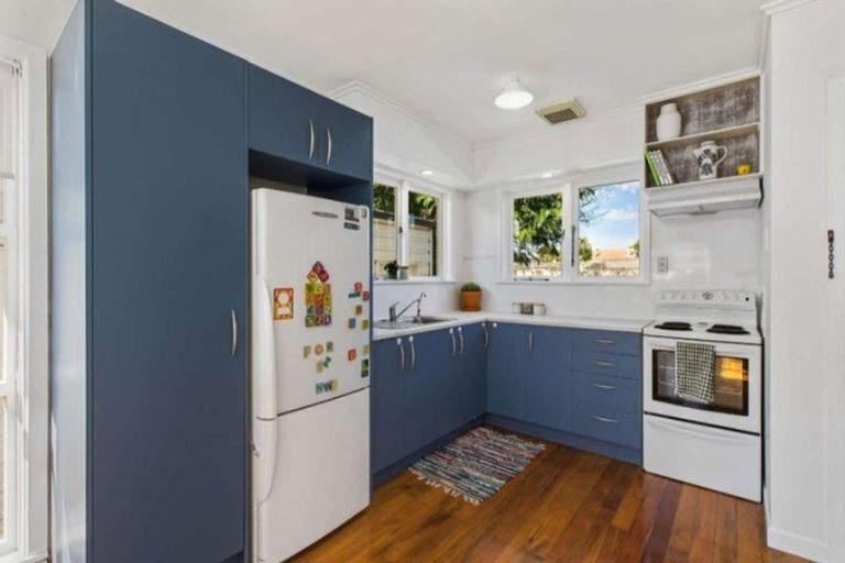 Photo of property in 15a Howden Street, Waiuku, 2123