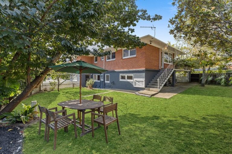 Photo of property in 11 Walpole Avenue, Hillpark, Auckland, 2102