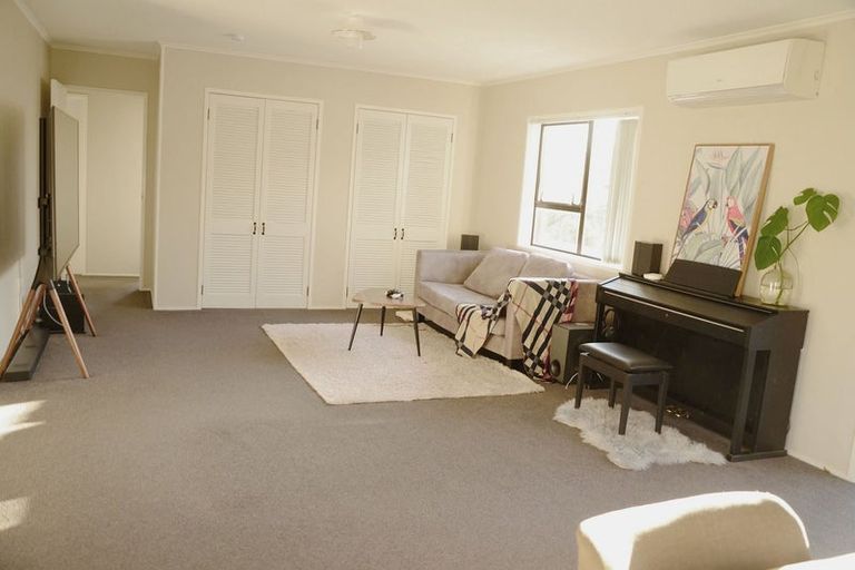 Photo of property in 2 Sheehan Road, Te Atatu South, Auckland, 0610