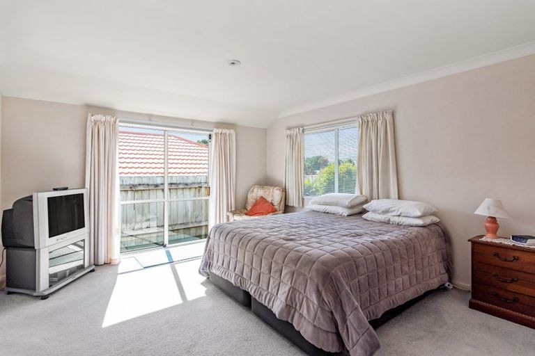 Photo of property in 28 Realm Drive, Paraparaumu, 5032