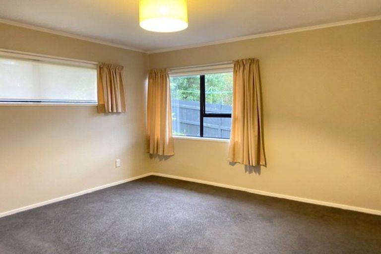 Photo of property in 38 Gosford Drive, Botany Downs, Auckland, 2010