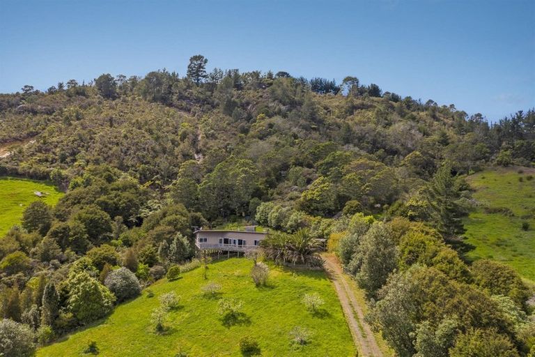 Photo of property in 16 Hodge Road, Coroglen, Whitianga, 3591
