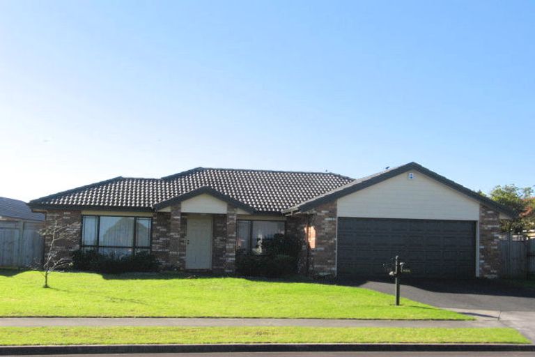 Photo of property in 60 Sandwick Drive, Weymouth, Auckland, 2103