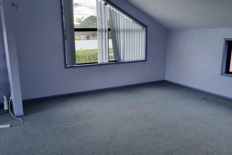 Photo of property in 86 Royal Road, Massey, Auckland, 0614