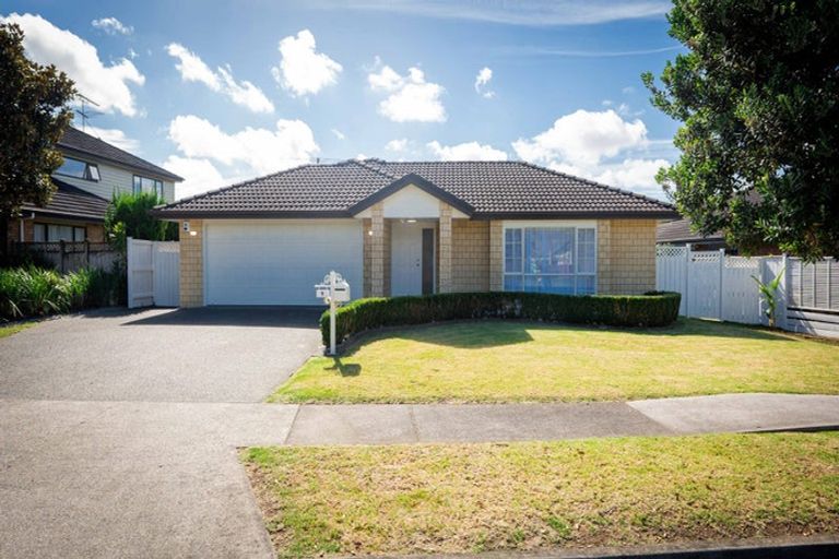 Photo of property in 5 Greta Banks Place, Wattle Downs, Auckland, 2103