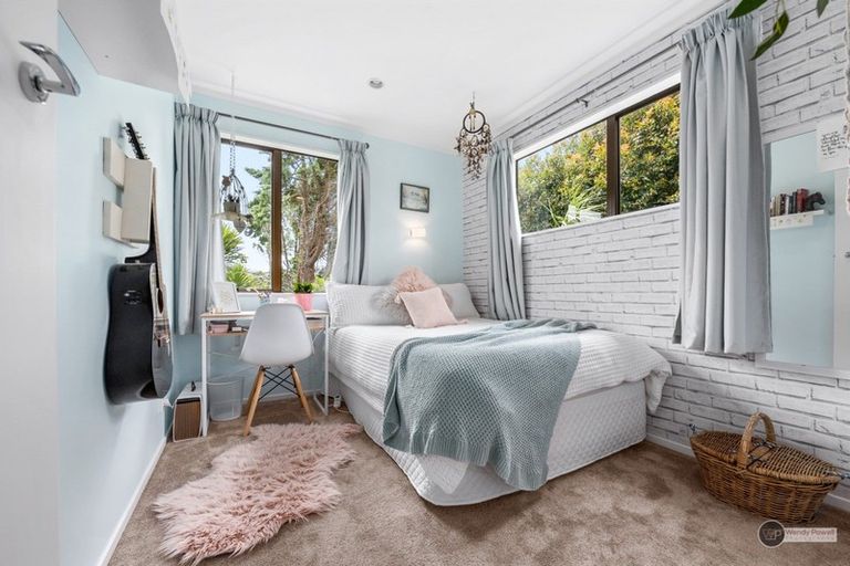 Photo of property in 33b Pekanga Road, Normandale, Lower Hutt, 5010