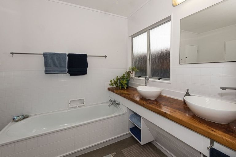 Photo of property in 17 Parkland Crescent, Te Kamo, Whangarei, 0112