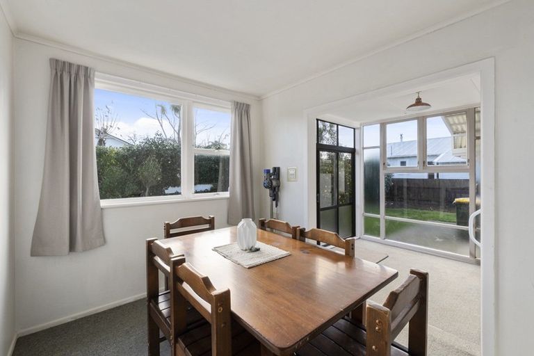 Photo of property in 81 Queenwood Road, Levin, 5510