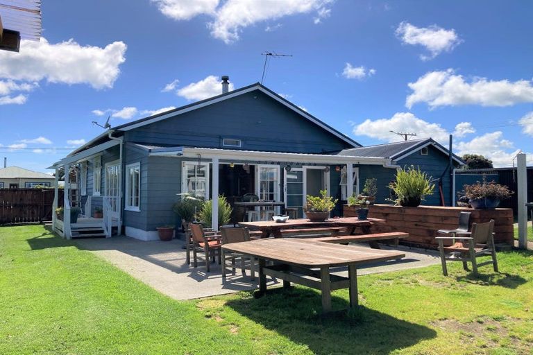 Photo of property in 13 Hutchins Street, Waitara, 4320