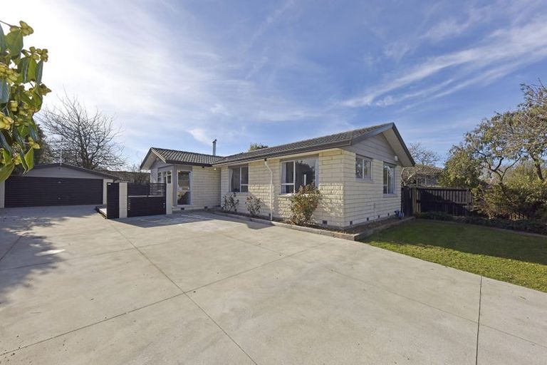 Photo of property in 55 Solomon Avenue, Redwood, Christchurch, 8051