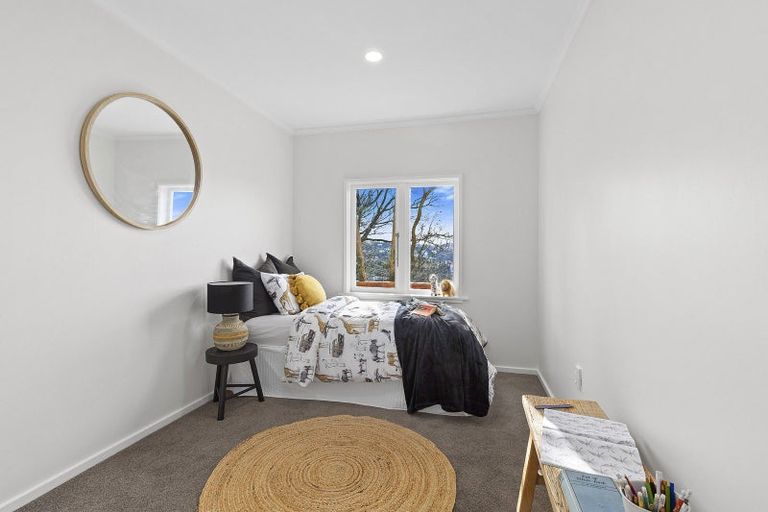 Photo of property in 86 Nicholson Road, Khandallah, Wellington, 6035