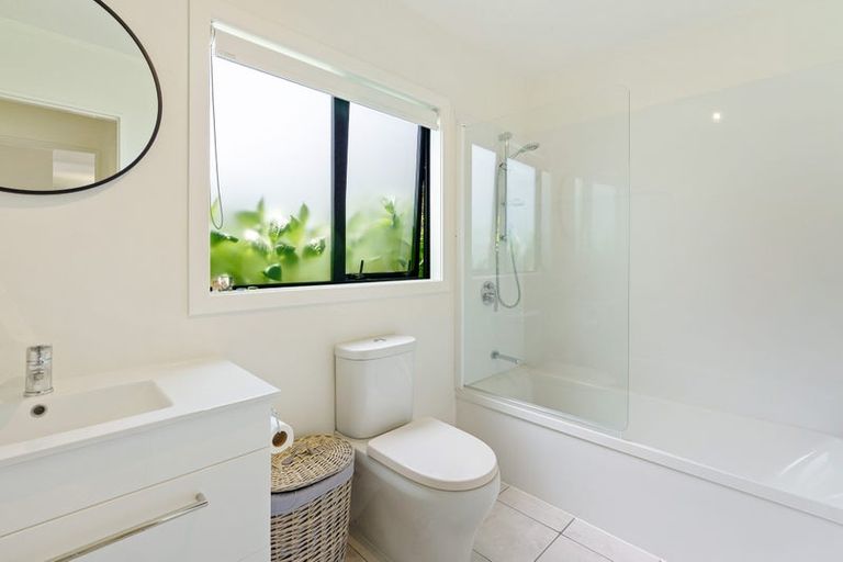 Photo of property in 3 Henare Street, Waikanae Beach, Waikanae, 5036