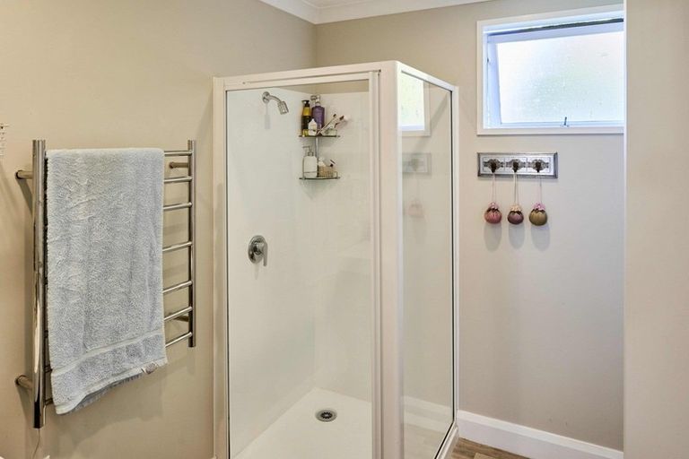 Photo of property in 3 Kenef Road, Paremata, Porirua, 5024