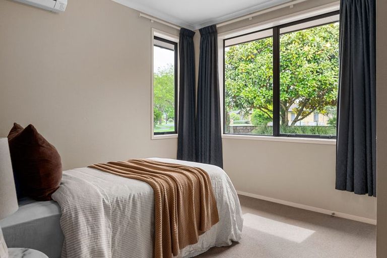 Photo of property in 1 Holly Place, Rototuna North, Hamilton, 3210