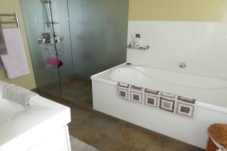 Photo of property in 225 Frankton Road, Queenstown, 9300