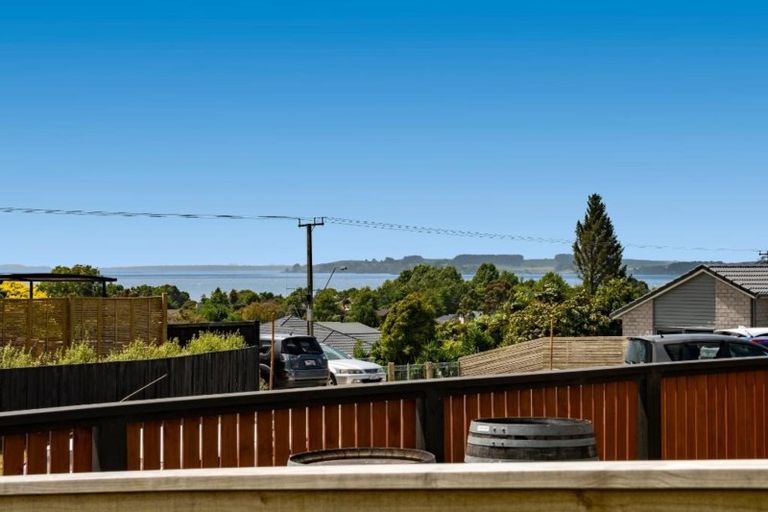 Photo of property in 80 Bert Wall Drive, Omokoroa, 3114